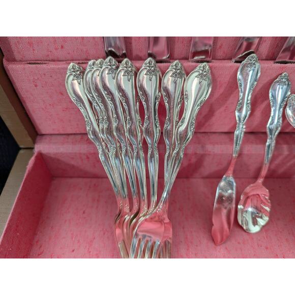ANTIQUE/VINTAGE WM. ROGERS JULIETTE SILVERPLATE  1953 SVC 8, 50 PIECES! - Picture 6 of 15